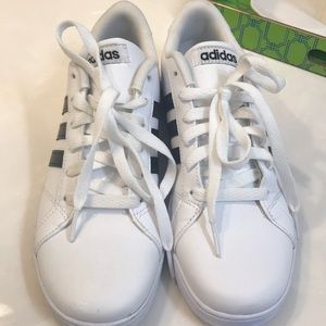 Adidas Classic Tennis Shoes